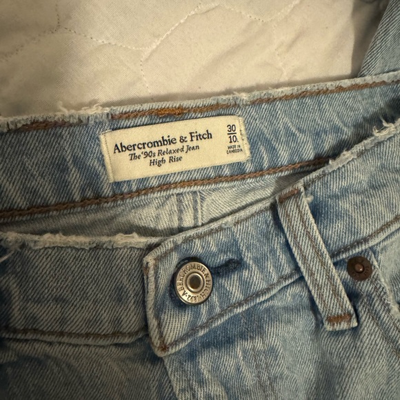 Abercrombie & Fitch Denim - Abercrombie & Fitch High Rise Jeans